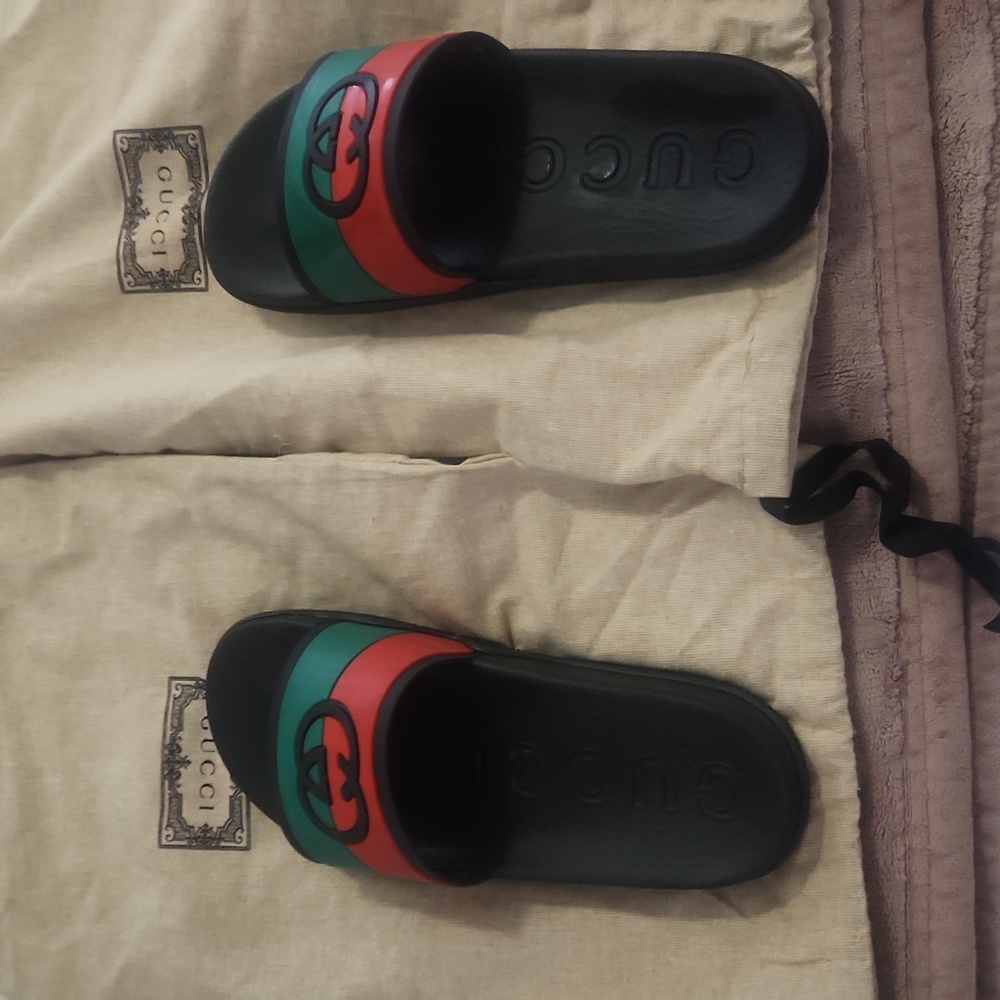 Gucci slides size 8